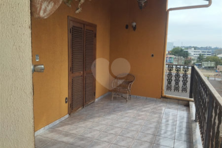 Sobrado à venda com 3 quartos, sendo 1 suíte, em Jardim Nova América, Araraquara, SP