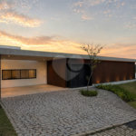 Casa à venda com 4 quartos, sendo 3 suítes,  no condomínio Terras de Santa Teresa, Itupeva - SP