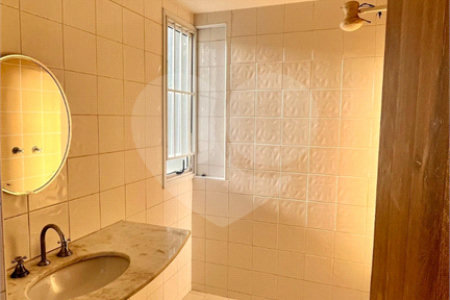 Apartamento à venda com 3 quartos, sendo 1 suíte,  em Parque Residencial Aquarius, São José dos Campos, SP