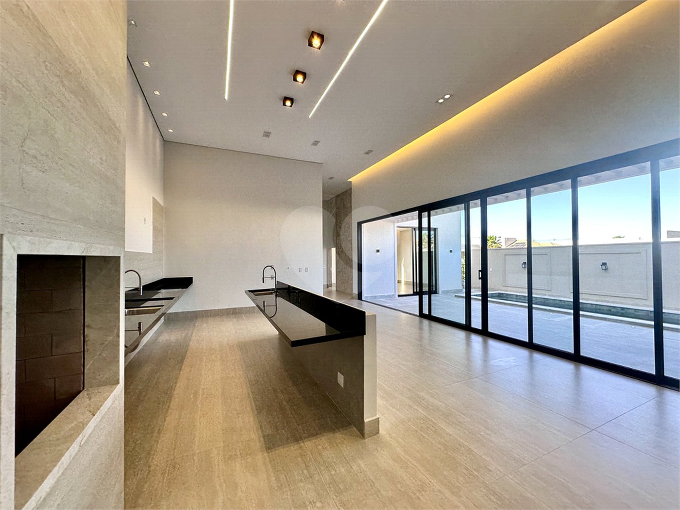 Casa à venda com 3 suítes no condomínio Residencial Florais Itália, Cuiabá - MT