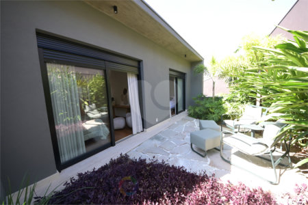 Casa à venda com 4 suítes no condomínio Villa dos Pinheiros, Indaiatuba - SP