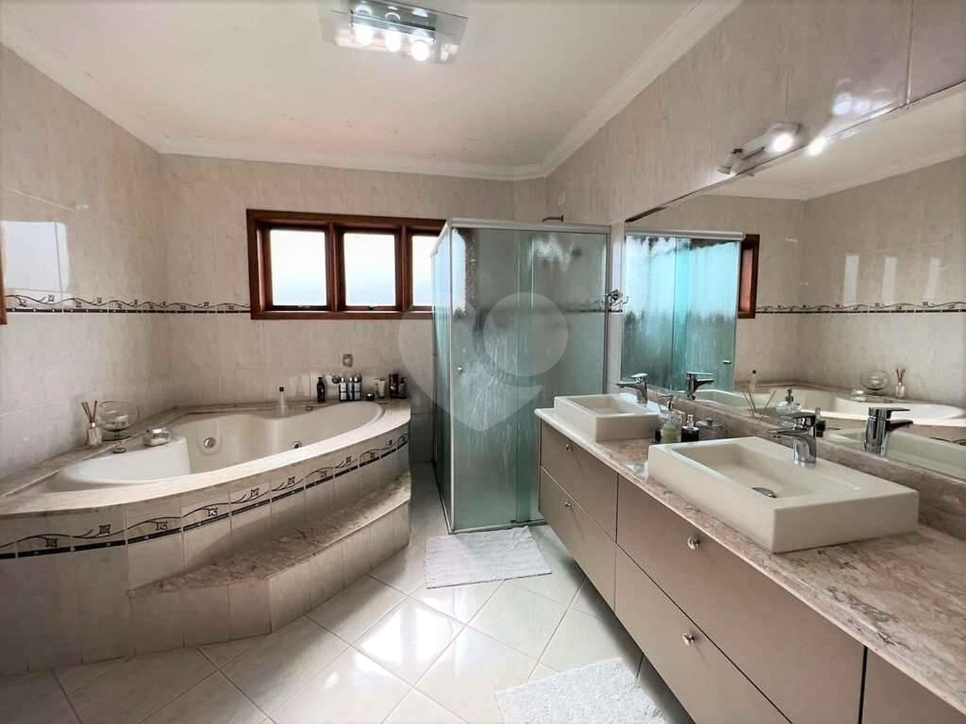Casa à venda com 4 quartos, sendo 3 suítes, em Jardim Passárgada I, Cotia, SP