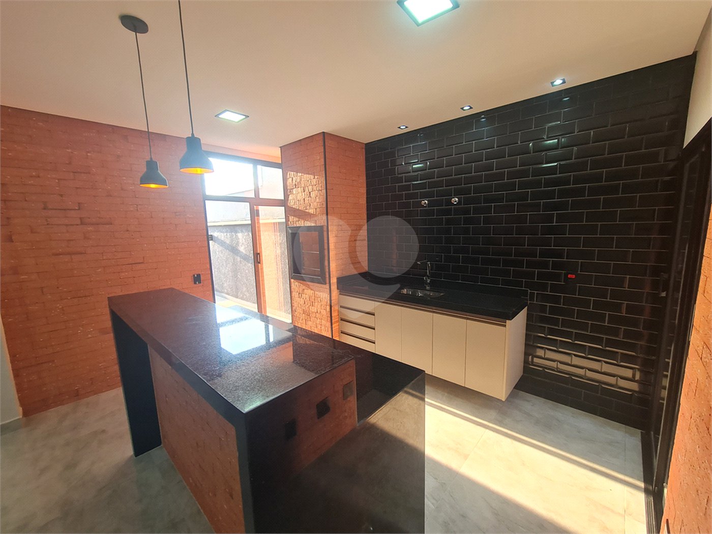 Casa à venda com 3 quartos, sendo 1 suíte,  no condomínio Reserva Ipanema I, Sorocaba - SP