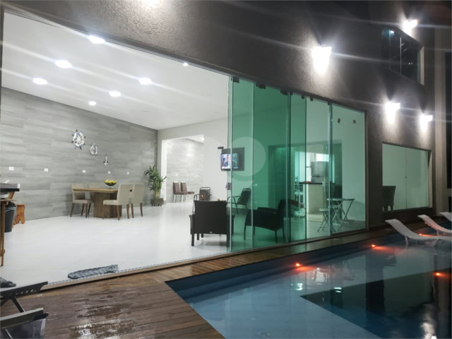 Casa à venda com 3 quartos, sendo 2 suítes,  em Horto, São Paulo, SP