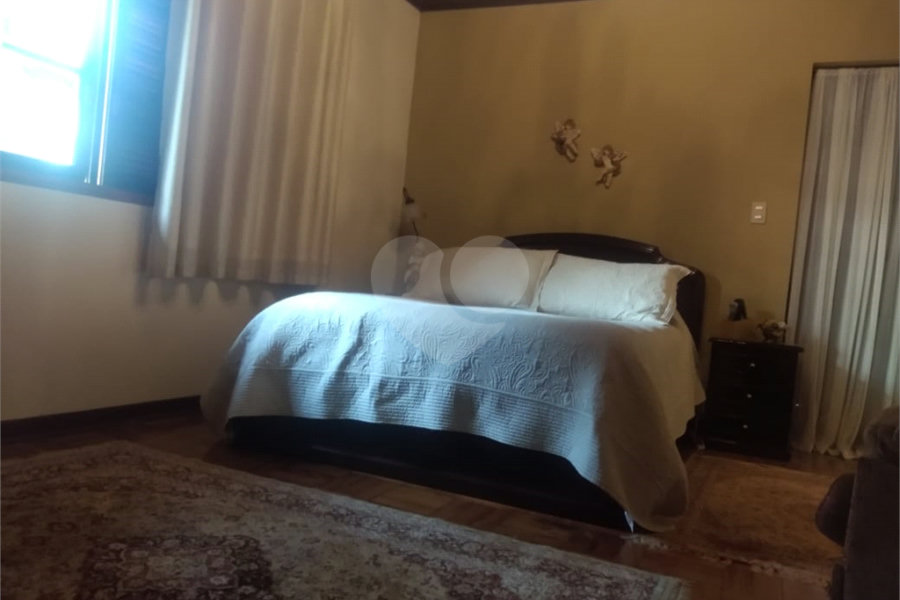 Casa à venda com 3 quartos, sendo 1 suíte, no condomínio Jardim da Monntanha Ii, Mairiporã - SP
