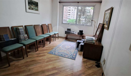 Apartamento à venda com 3 quartos, sendo 1 suíte,  em MOEMA, São Paulo, SP
