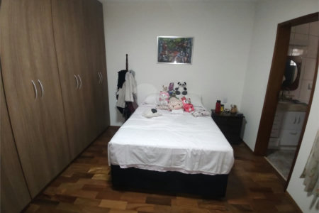 Casa à venda com 3 suítes no condomínio Morada das Hortênsias, São Paulo - SP