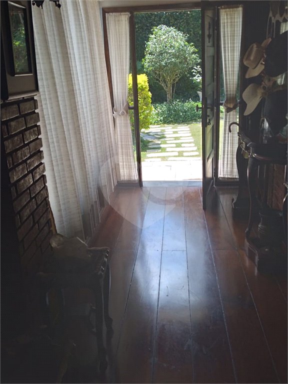 Casa à venda com 5 quartos, sendo 3 suítes, em Serra da Cantareira, Mairiporã, SP