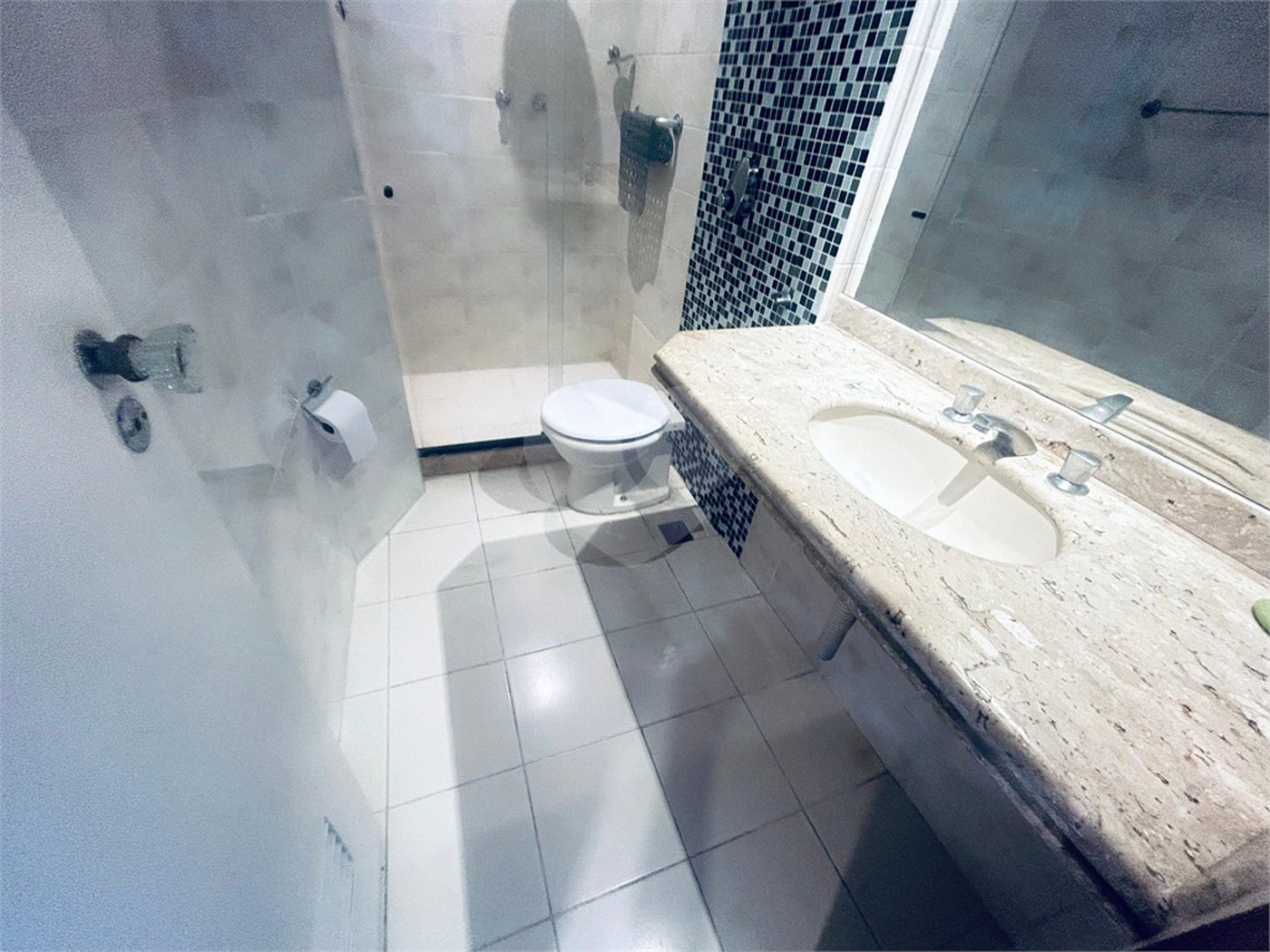 Apartamento à venda com 3 quartos, sendo 1 suíte, em Lagoa, Rio de Janeiro, RJ