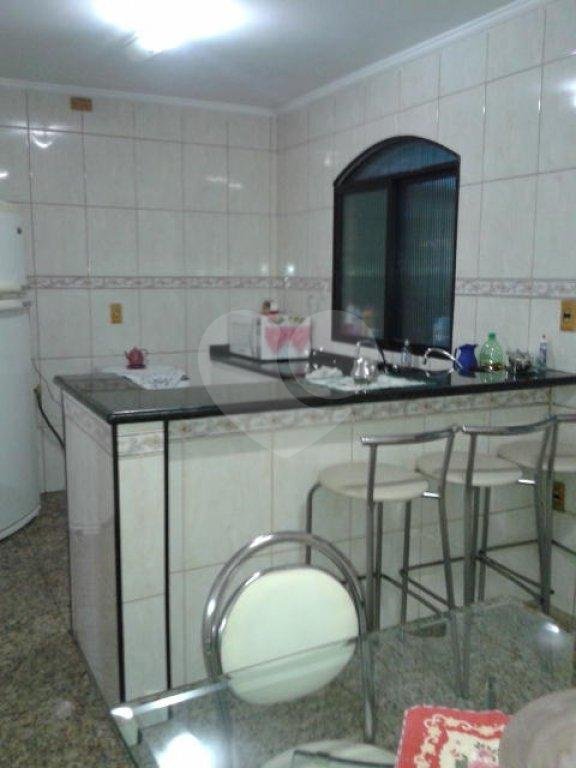 Sobrado à venda com 3 suítes em Vila Nivi, São Paulo, SP