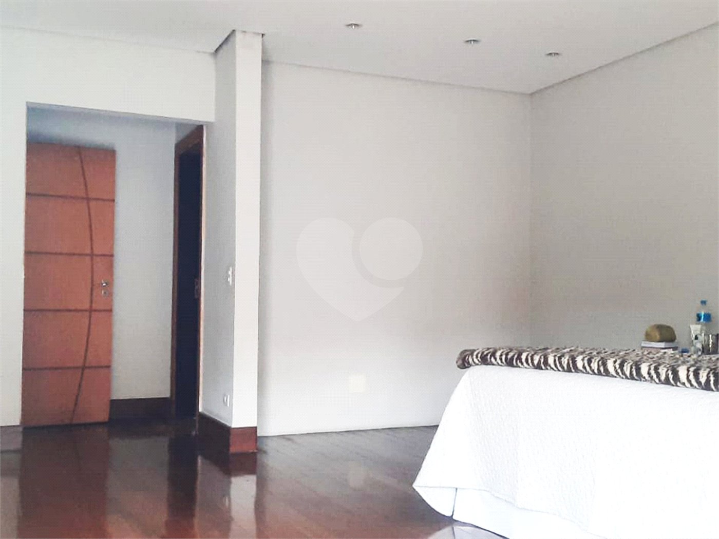 Sobrado à venda com 4 quartos, sendo 2 suítes,  em Bela Aliança, São Paulo, SP