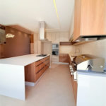 Casa térrea com 3 suítes no Condomínio Residencial Viena em Indaiatuba-SP - Acabamento de alto padrão - R$ 1.690.000,00 - AT 250 m² - AC 158 m² - 3 suítes,, sendo 1 suíte master com closet - Sala para dois ambientes (estar e jantar) - Cozinha planejada com ilha cooktop, forno elétrico e micro-ondas,