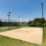 casa térrea, recém construida, 3 dormitórios sendo 1 suíte, 2 vagas de garagem, piscina e espaço gourmet