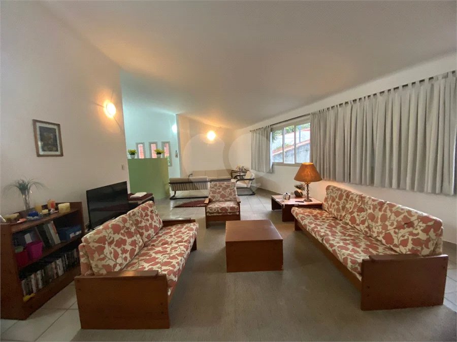 Casa térrea com 3 quartos para alugar no Jardim dos Estados, São Paulo - SP