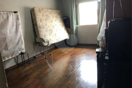 Sobrado à venda ou para alugar com 4 quartos, sendo 1 suíte, em Brooklin Paulista, São Paulo, SP