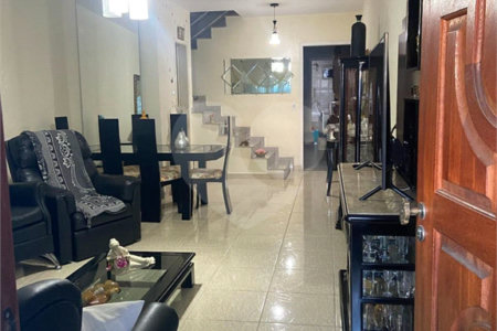 Sobrado à venda com 3 quartos, sendo 1 suíte,  em Vila Nova Pauliceia, São Paulo, SP