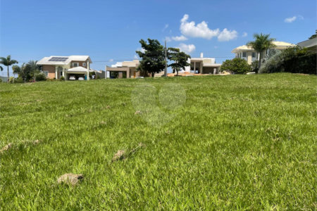 Terreno à venda no condomínio Residencial Village Saint Charbel, Araçoiaba da Serra - SP