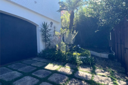 Casa à venda com 5 quartos, sendo 4 suítes, em Parque Maria Helena, São Paulo, SP