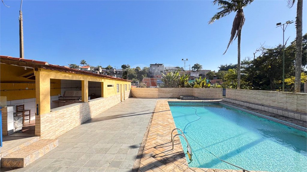 Chácara à venda com 3 quartos, sendo 1 suíte, em Vila São Pedro, Suzano, SP