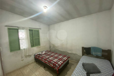 Casa à venda com 2 quartos em Jardim Amélia, Poá, SP