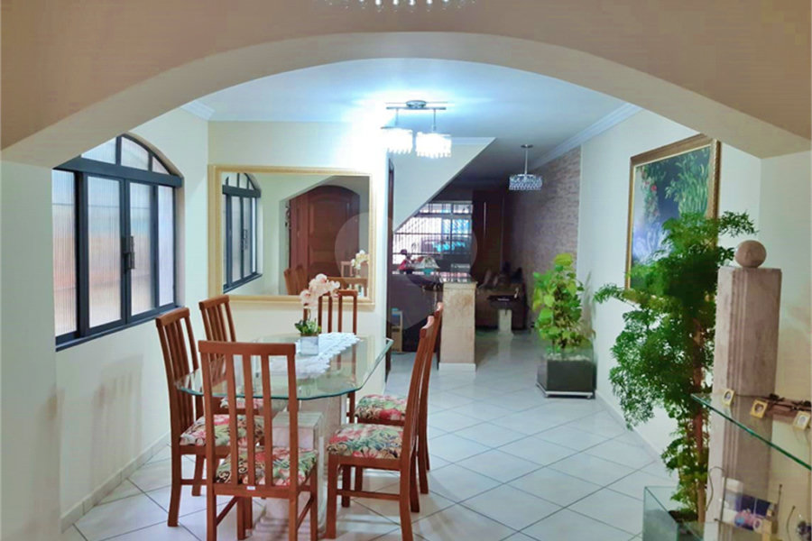 Casa à venda com 3 quartos, sendo 2 suítes, em Santana, São Paulo, SP