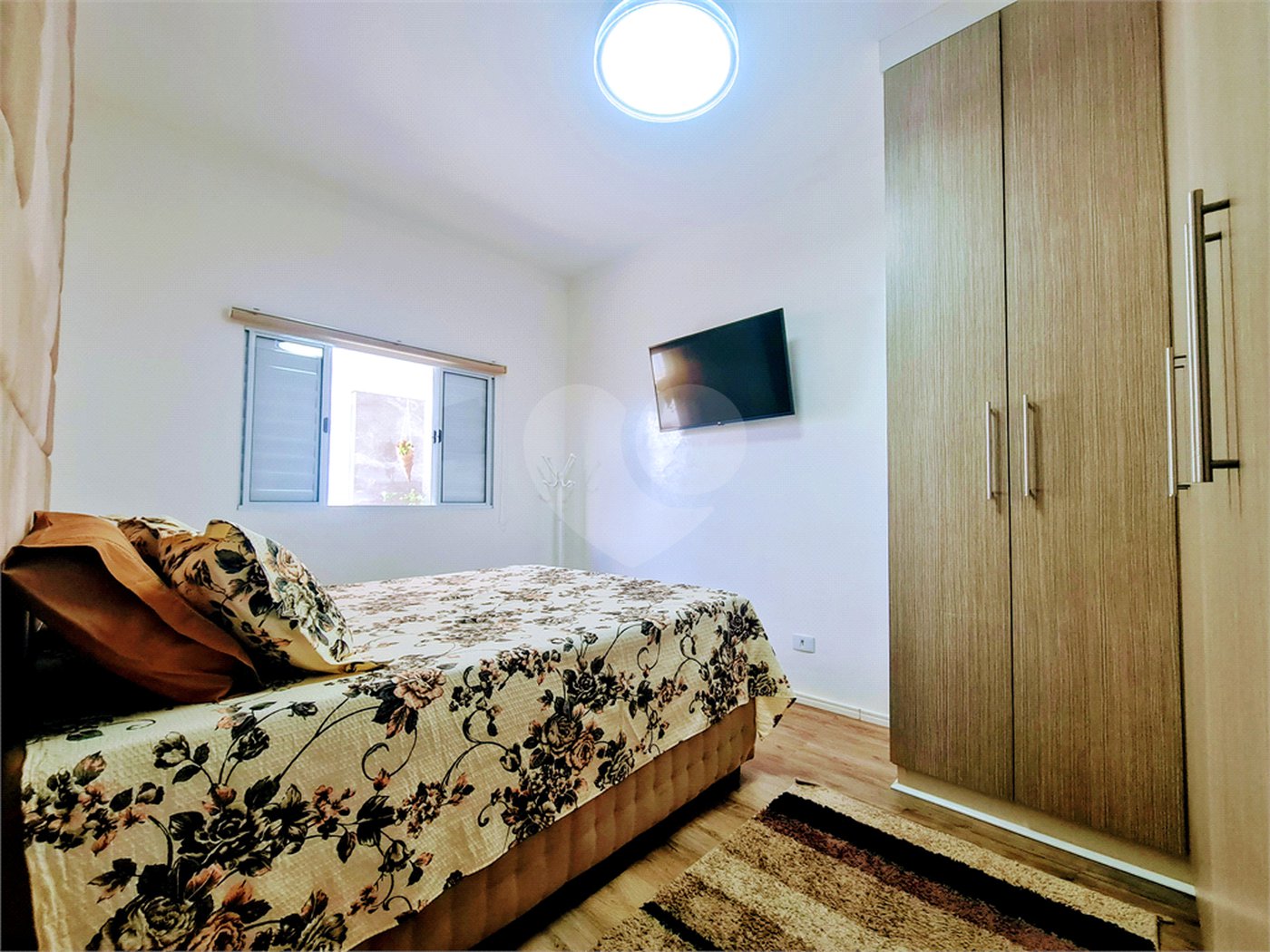 Casa à venda com 3 quartos, sendo 1 suíte, no condomínio Horto Florestal Iii, Sorocaba - SP