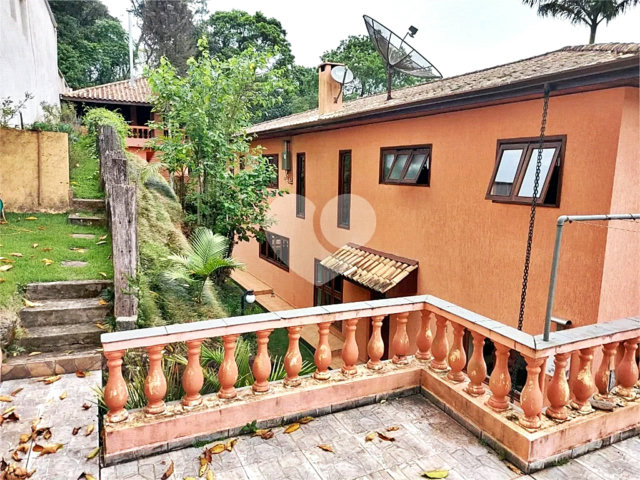 Casa à venda com 4 quartos, sendo 2 suítes,  no condomínio Parque Imperial da Cantareira, Mairiporã - SP