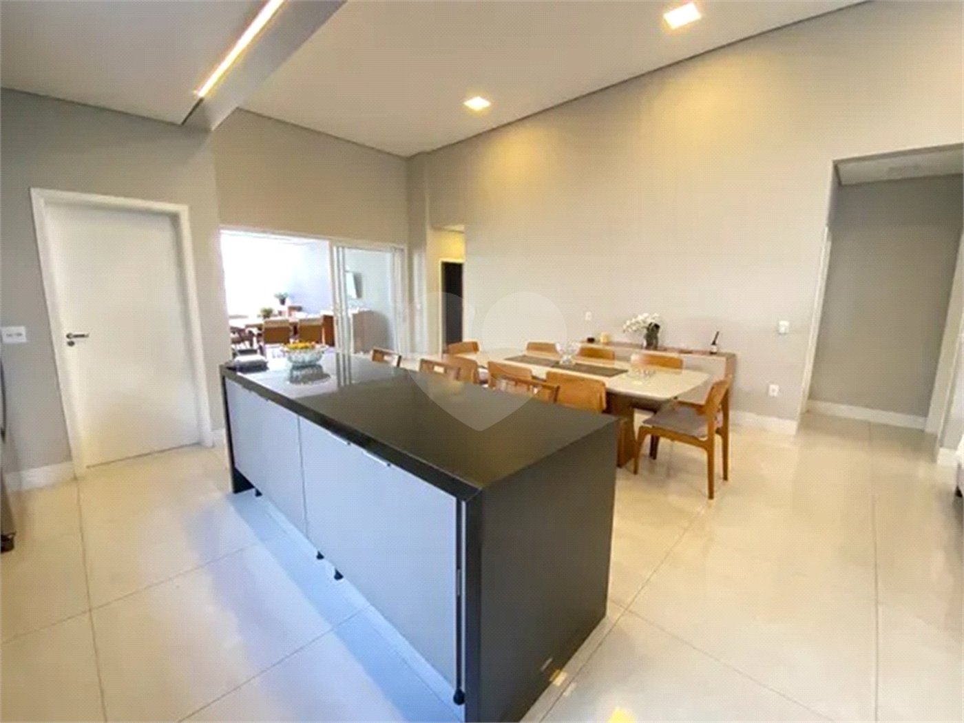 Casa Térrea à venda com 3 suítes em Medeiros, Jundiaí, SP