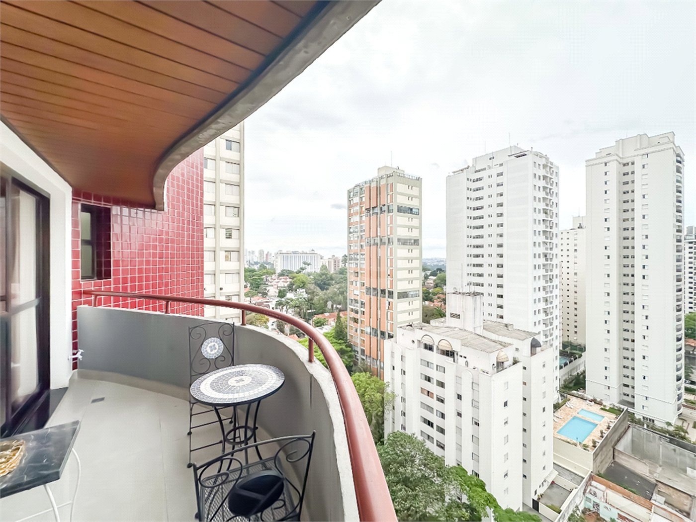 Apartamento à venda com 4 quartos, sendo 2 suítes, em Alto da Boa Vista, São Paulo, SP