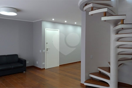 Cobertura à venda com 4 quartos, sendo 3 suítes,  em Vila Andrade, São Paulo, SP