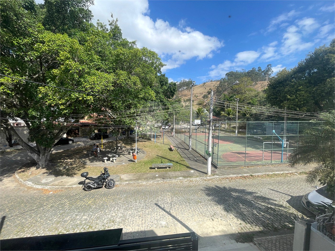 Casa à venda com 4 quartos, sendo 1 suíte, em Campo Grande, Rio de Janeiro, RJ