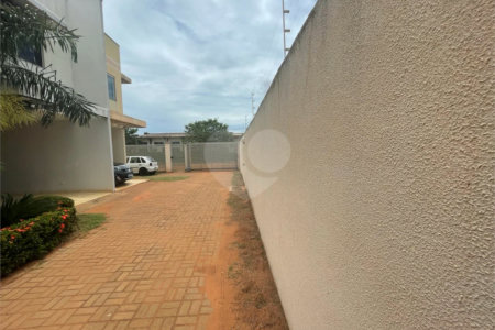 Sobrado à venda com 3 quartos, sendo 1 suíte, em Jardim Brasília, Três Lagoas, MS
