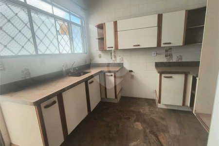 Casa à venda com 3 quartos, sendo 1 suíte, em Vila Santana, Araraquara, SP