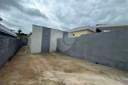 Casa Térrea à venda com 2 quartos em Vila Santa Helena, Atibaia, SP