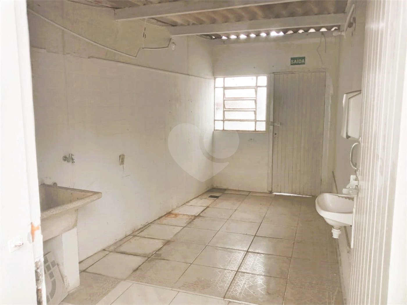 Casa à venda ou para alugar com 7 quartos, sendo 2 suítes, em Jardim Peri Peri, São Paulo, SP