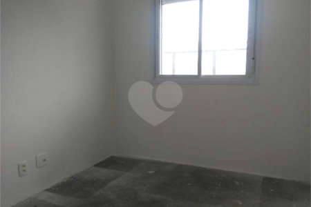 Apartamento à venda com 2 quartos, sendo 1 suíte,  em Vila Paiva, São Paulo, SP