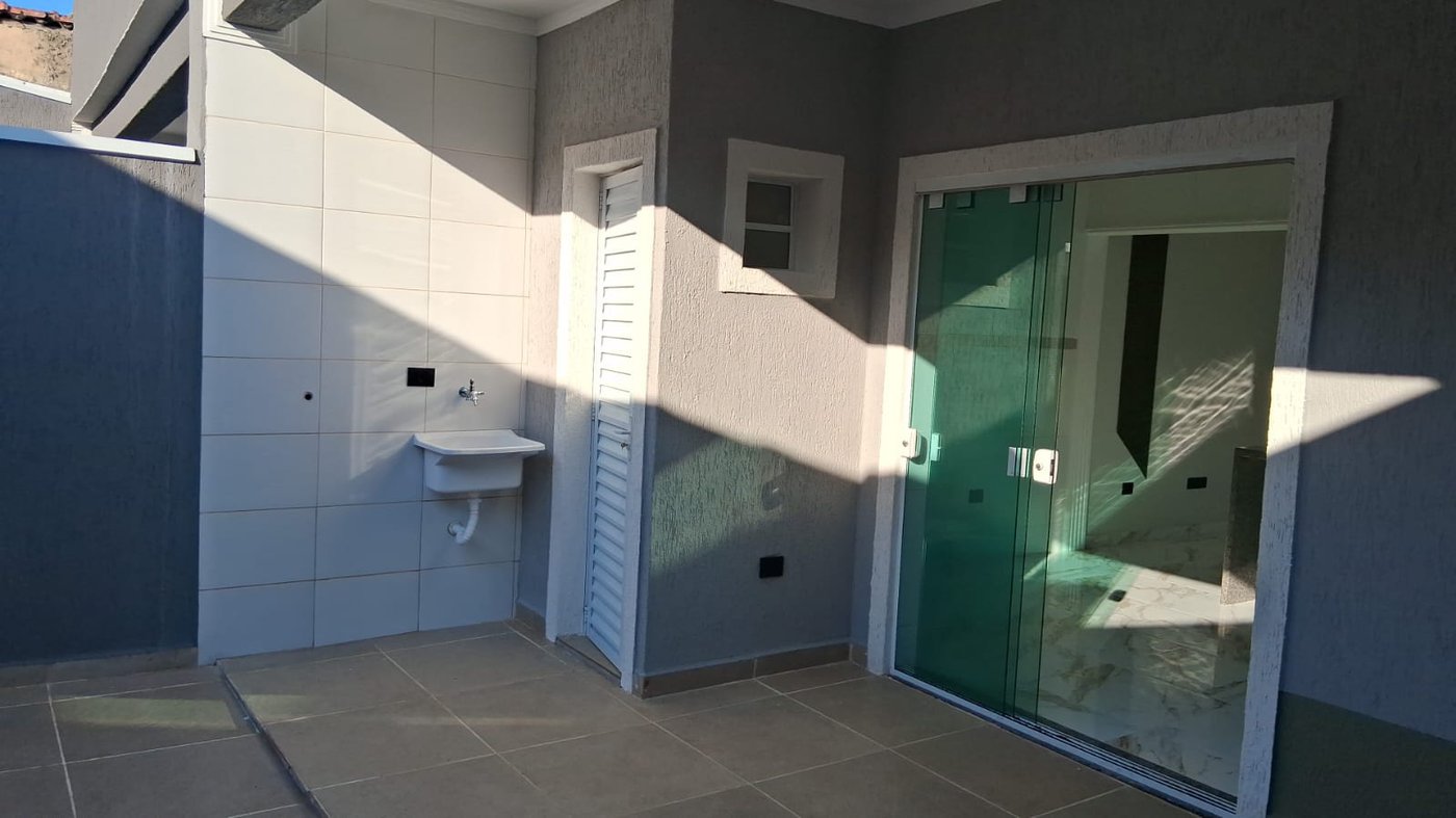 Casa à venda com piscina em Itanhaém