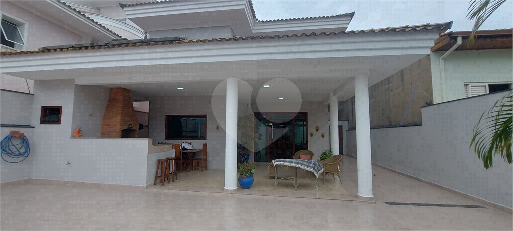 Sobrado à venda com 3 quartos, sendo 1 suíte, em Jardim Santa Rosália, Sorocaba, SP