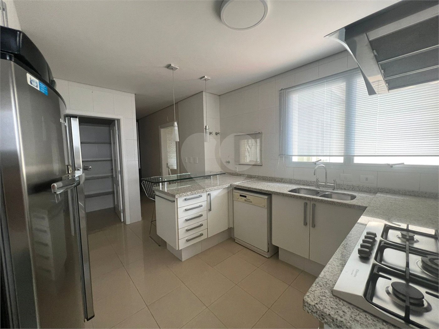Apartamento à venda com 4 quartos, sendo 2 suítes,  em Vila Oliveira, Mogi das Cruzes, SP
