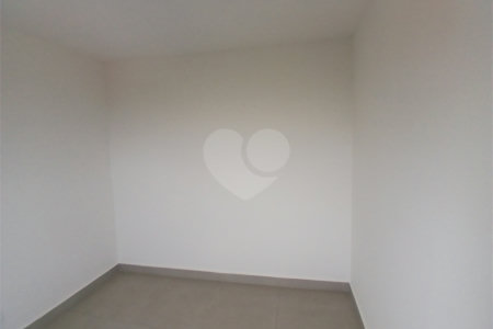 Apartamento à venda com 2 quartos em Vila dos Remédios, São Paulo, SP