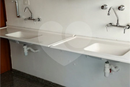 Apartamento à venda no bairro Bela Vista.