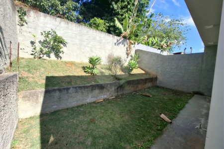 Casa à venda com 3 quartos, sendo 1 suíte, em Estância Comandante Barros, Jarinu, SP