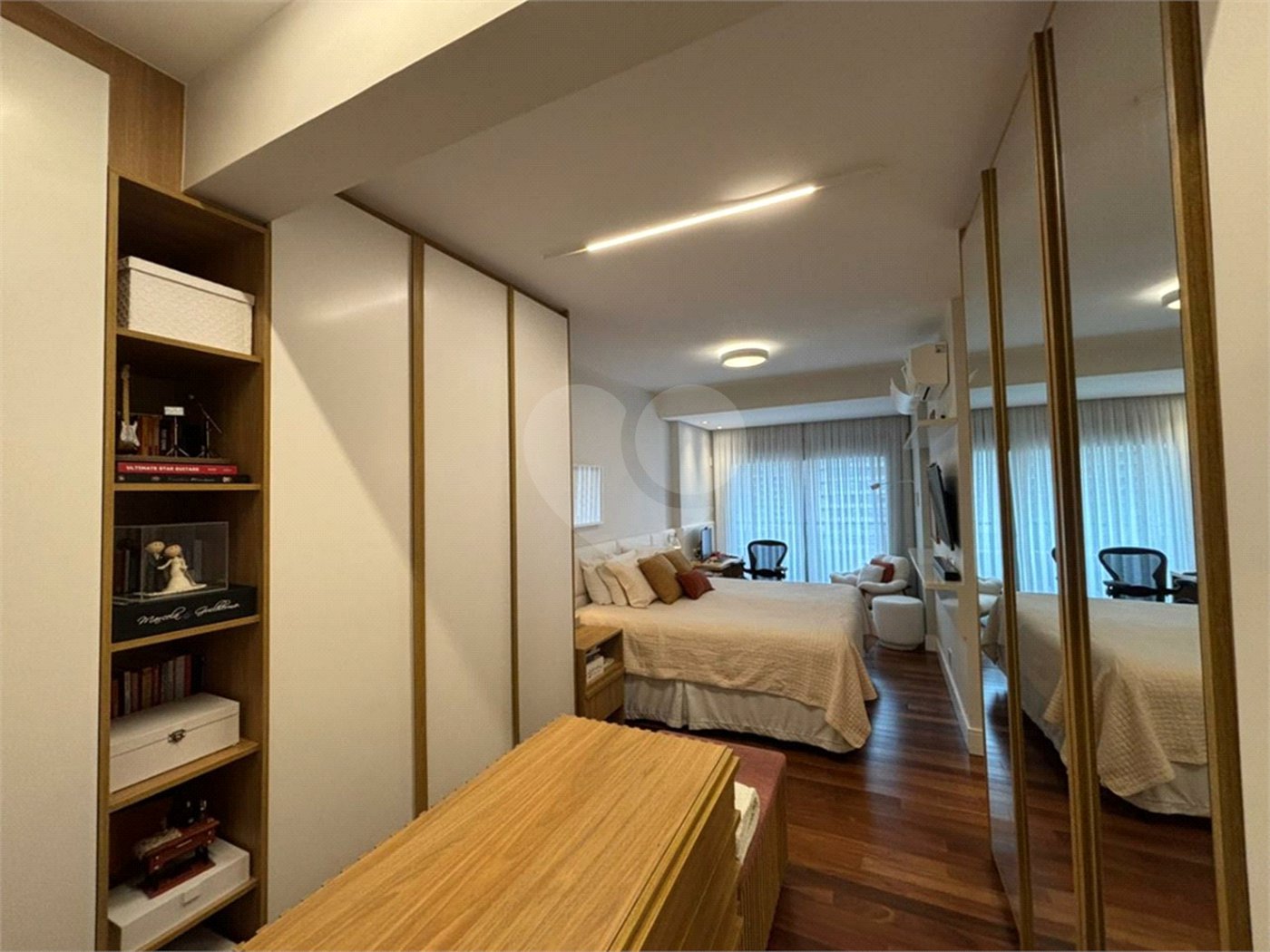 Apartamento à venda com 3 suítes em Moema, São Paulo, SP
