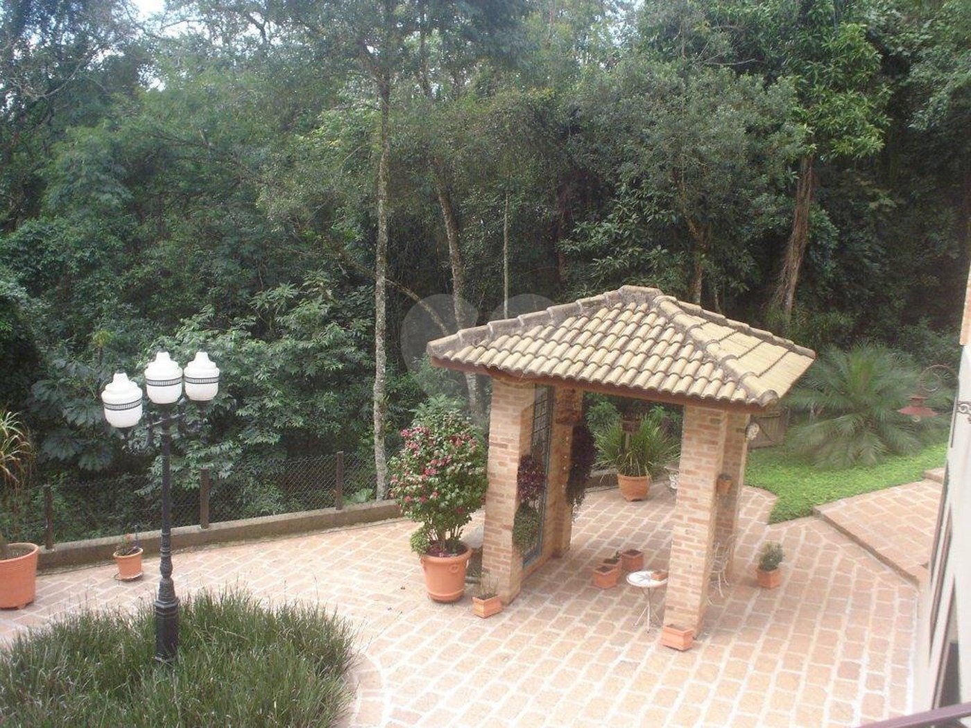 Casa à venda com 3 quartos, sendo 2 suítes, no condomínio residencial Cantareira-pque Petropolis, Mairiporã - SP