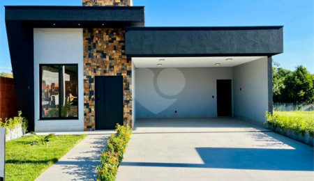 Casa à venda com 3 quartos, sendo 1 suíte, no condomínio Cerejeiras, Araçoiaba da Serra - SP