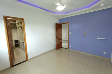 Casa à venda com 3 quartos, sendo 2 suítes, no condomínio Village da Posse, Rio de Janeiro - RJ