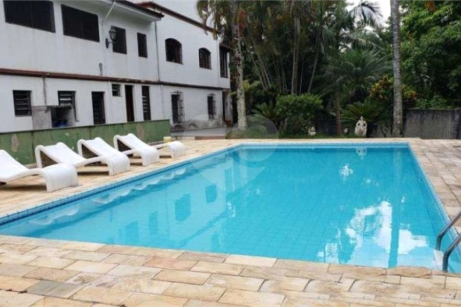 Casa à venda com 4 quartos, sendo 2 suítes, em Horto, São Paulo, SP