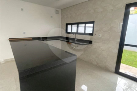 Sobrado à venda com 3 quartos, sendo 1 suíte, em Villa Di Cesar, Mogi das Cruzes, SP