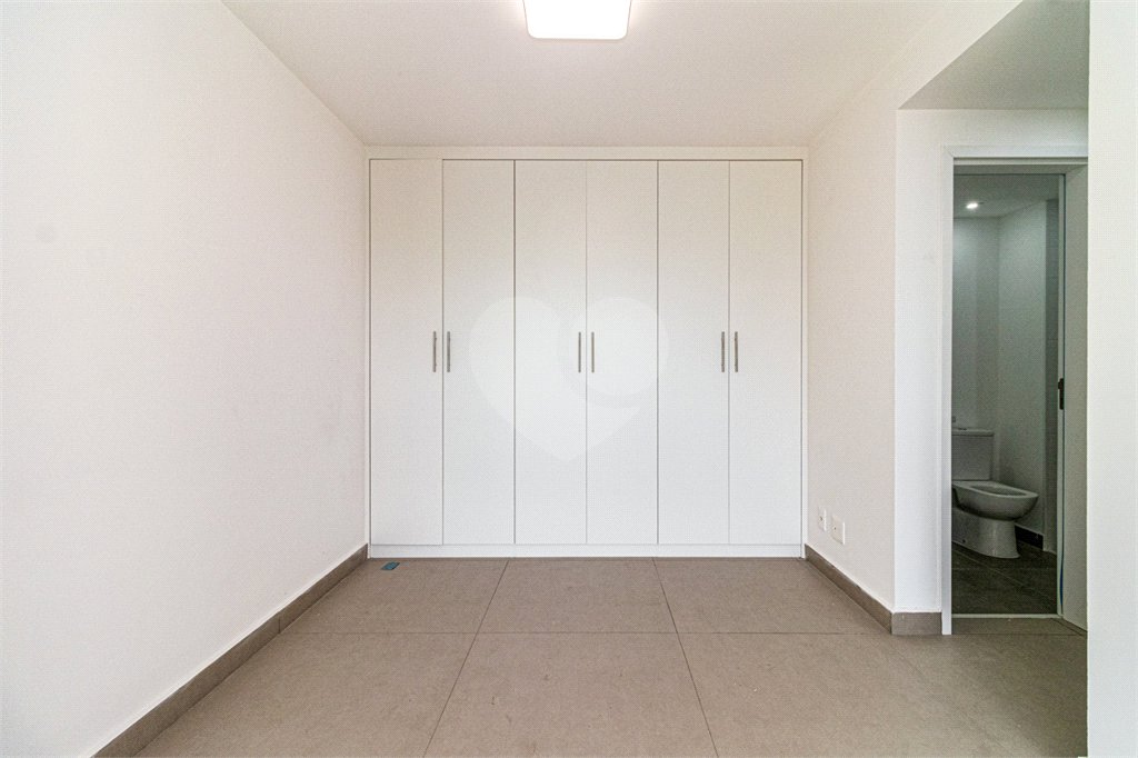 Apartamento à venda com 3 quartos, sendo 1 suíte,  em Vila Anastácio, São Paulo, SP