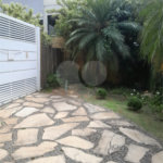 Casa à venda ou para alugar com 4 suítes em Chácaras São Carlos, Cotia, SP